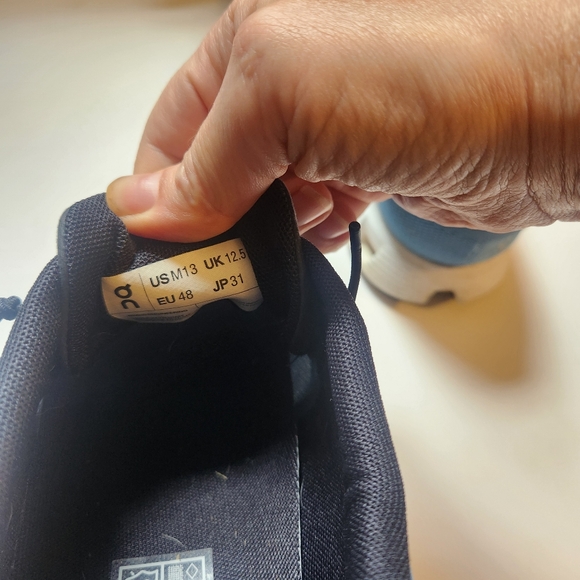 On Cloud 5 Running shoes size 13 in EUC - Picture 11 of 13